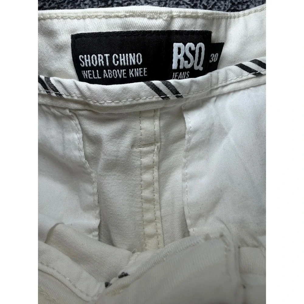 RSQ Mens Short Chino Well Above Knee Off White Twill Shorts Size 30 - Picture 3 of 3